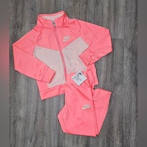 Girl's Nike NSW Tracksuit-Size 3T *NWT*